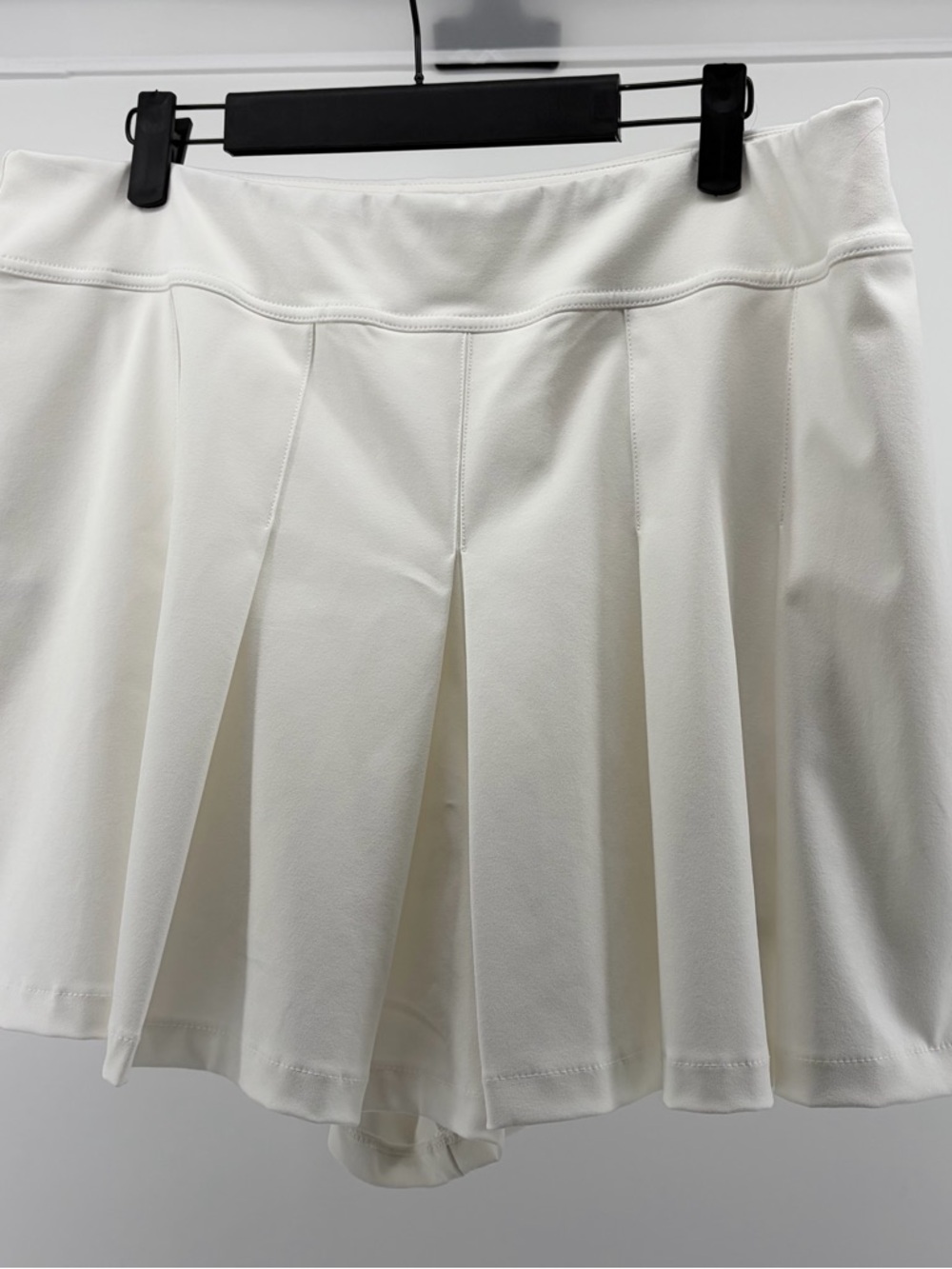 Lilly Pulitzer White Luxletic Pleated Athletic Golf / Tennis Skort - Size 14 - Picture 2 of 8